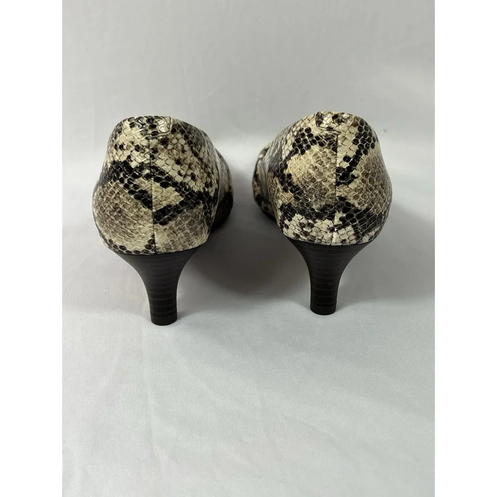 Clarks Women's Shoe Size 8.5 ‎ Taupe Snake Synthetic Linvale Crown Pumps New